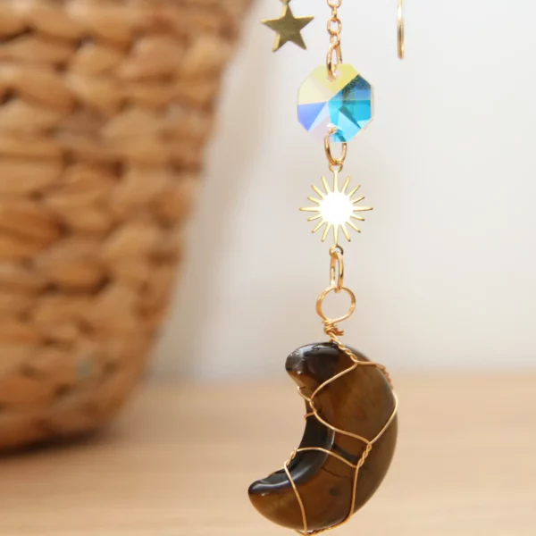 Attrape-Soleil (suncatcher) Lune en Œil de Tigre, une création décorative unique